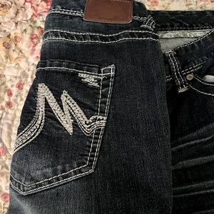 Maurice’s straight leg. 20 reg